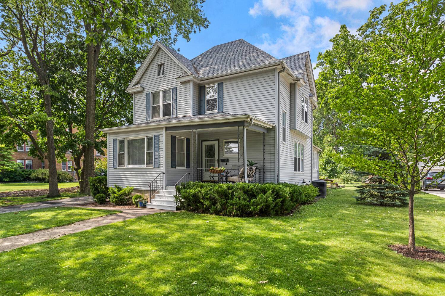 808 W Green ST, Champaign, IL 61820