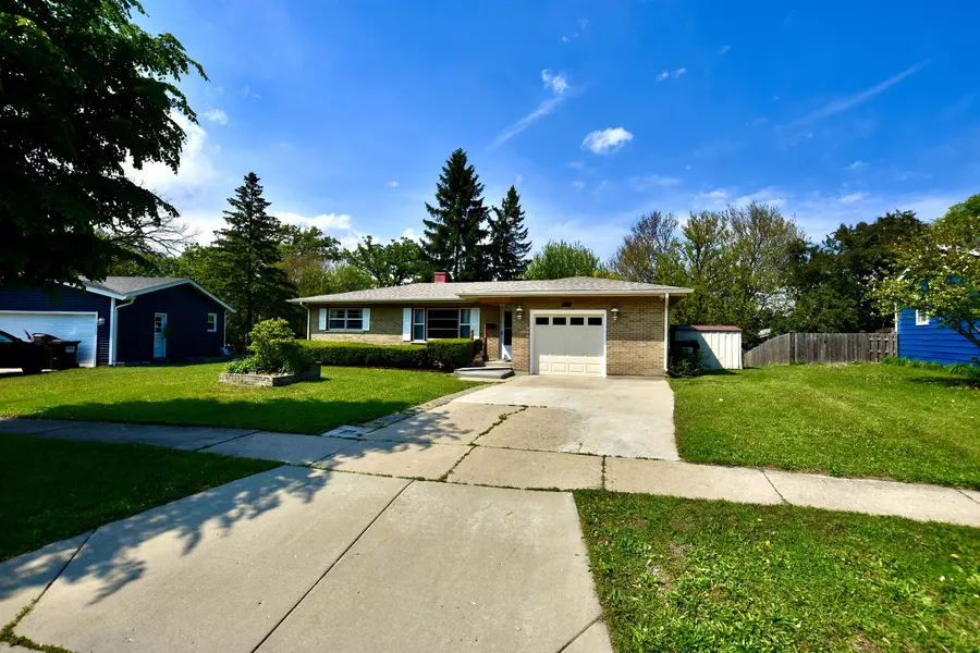 4510 ASHLEY DR, Mchenry, IL 60050