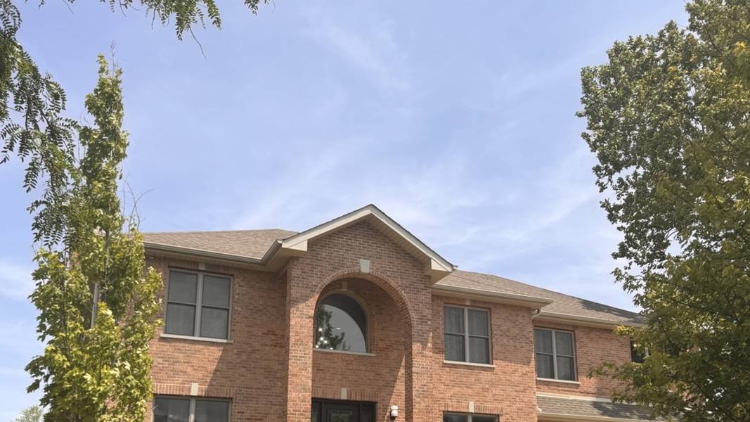 805 S Chatham AVE, Addison, IL 60101