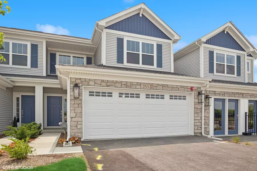 381 Masters DR, Addison, IL 60101
