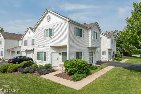 122 Creston CIR #122, Aurora, IL 60504