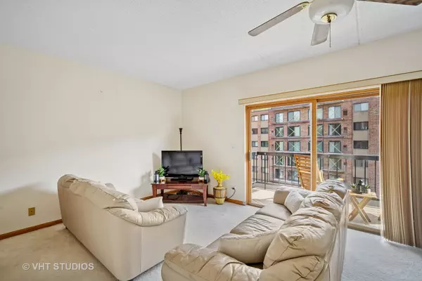 Des Plaines, IL 60016,1653 River ST #405