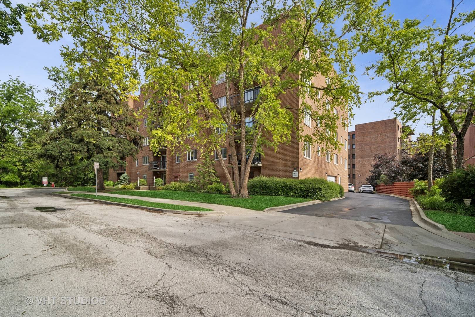 Des Plaines, IL 60016,1653 River ST #405