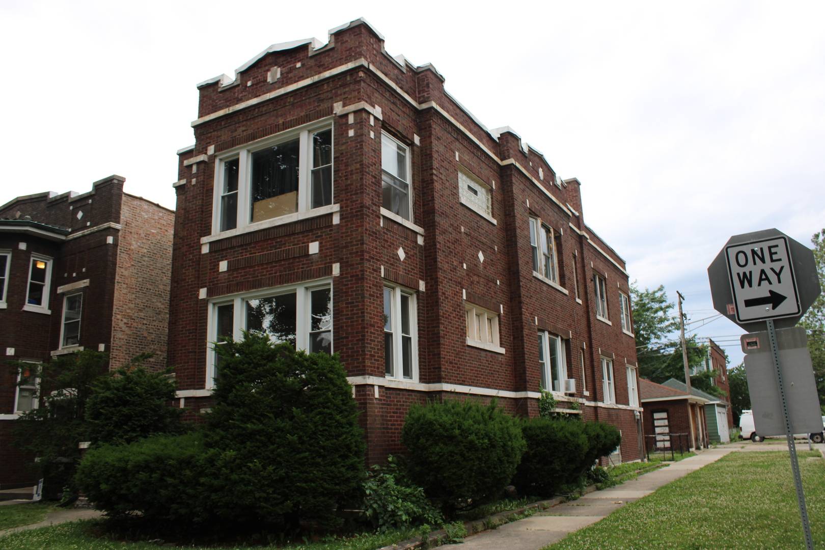 2102 Gunderson AVE, Berwyn, IL 60402