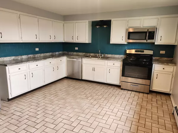 Elmwood Park, IL 60707,2413 N 76th AVE #3W