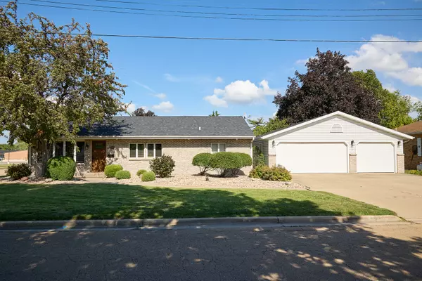 1670 Creve Coeur ST, Lasalle, IL 61301