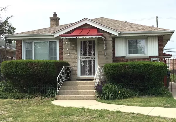 4820 W Hirsch ST, Chicago, IL 60651