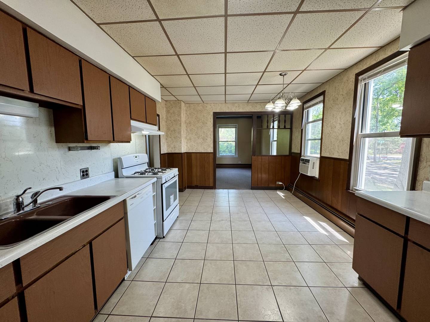 Highland Park, IL 60035,1014 Half Day RD