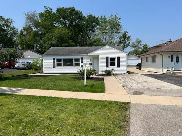 52 S Hawthorne BLVD, Mundelein, IL 60060