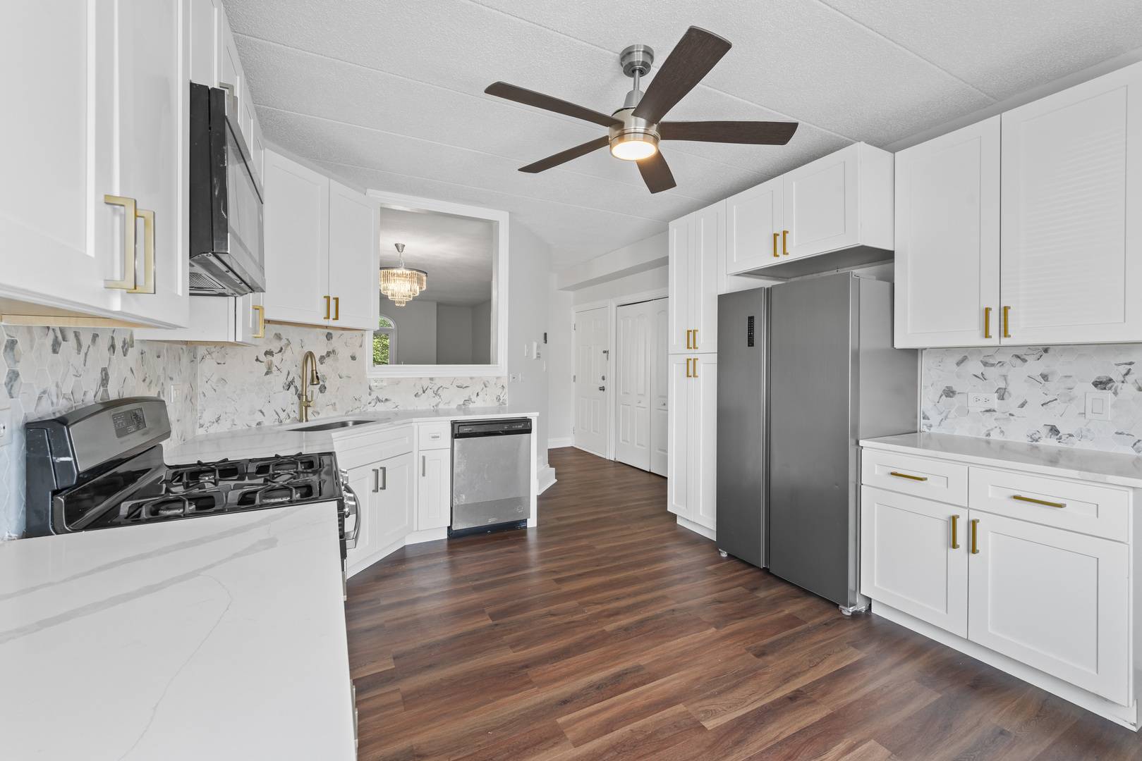 Hickory Hills, IL 60457,9431 S 79th AVE #105N