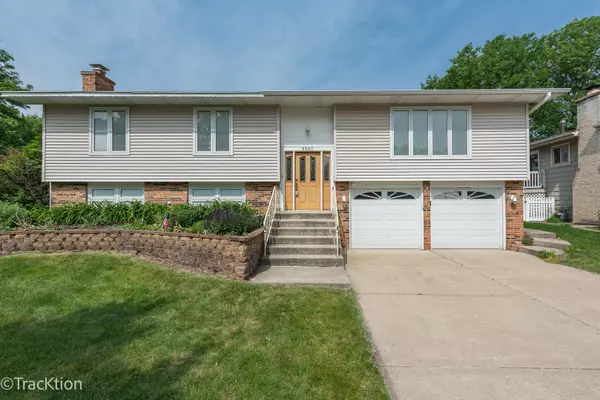 6560 Hillcrest RD, Downers Grove, IL 60516