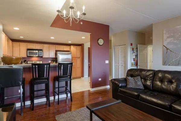 Woodridge, IL 60517,6420 Double Eagle DR #402