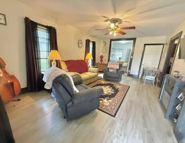 Sterling, IL 61081,1229 W 6th ST