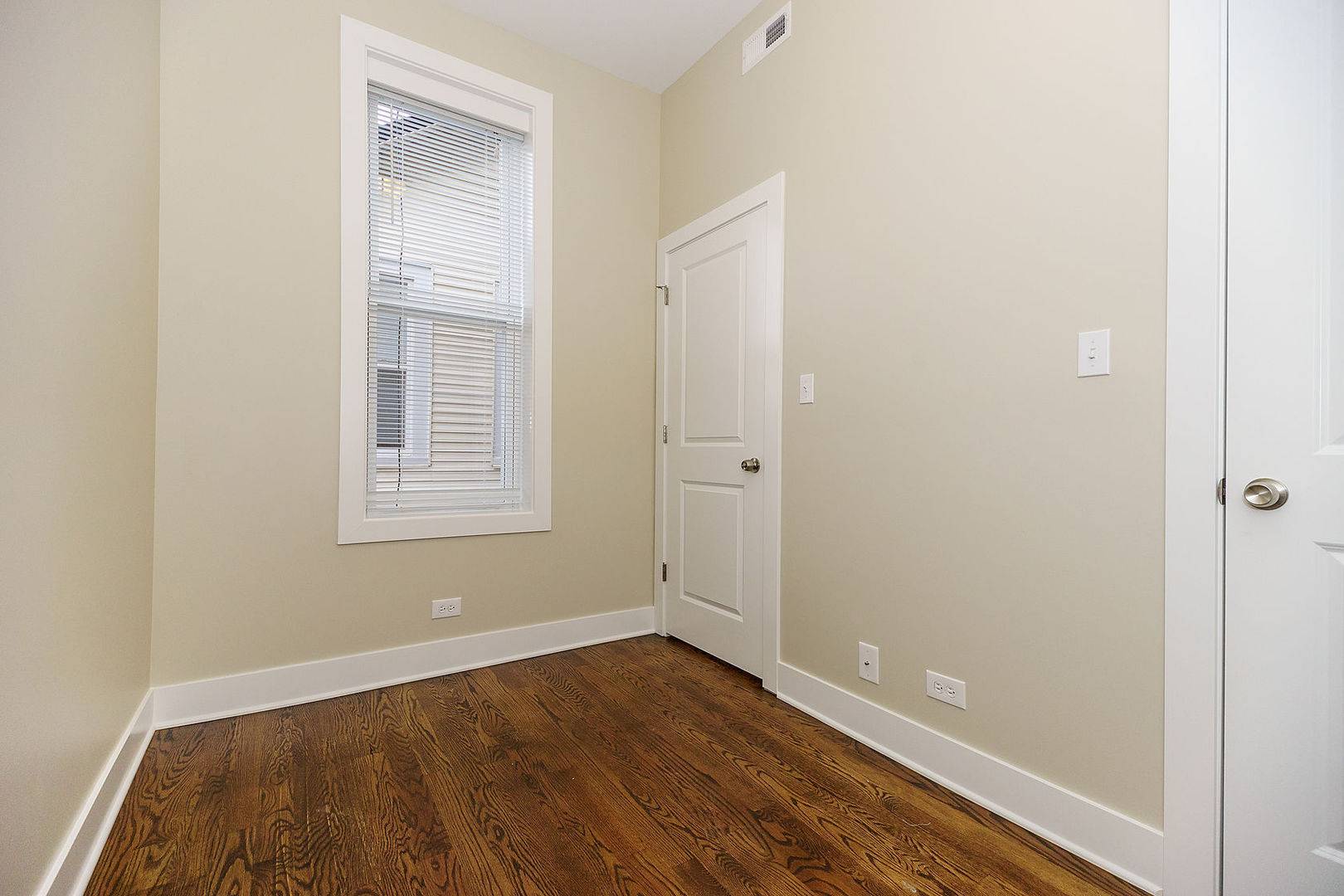 Chicago, IL 60608,1334 W 18th PL #2R