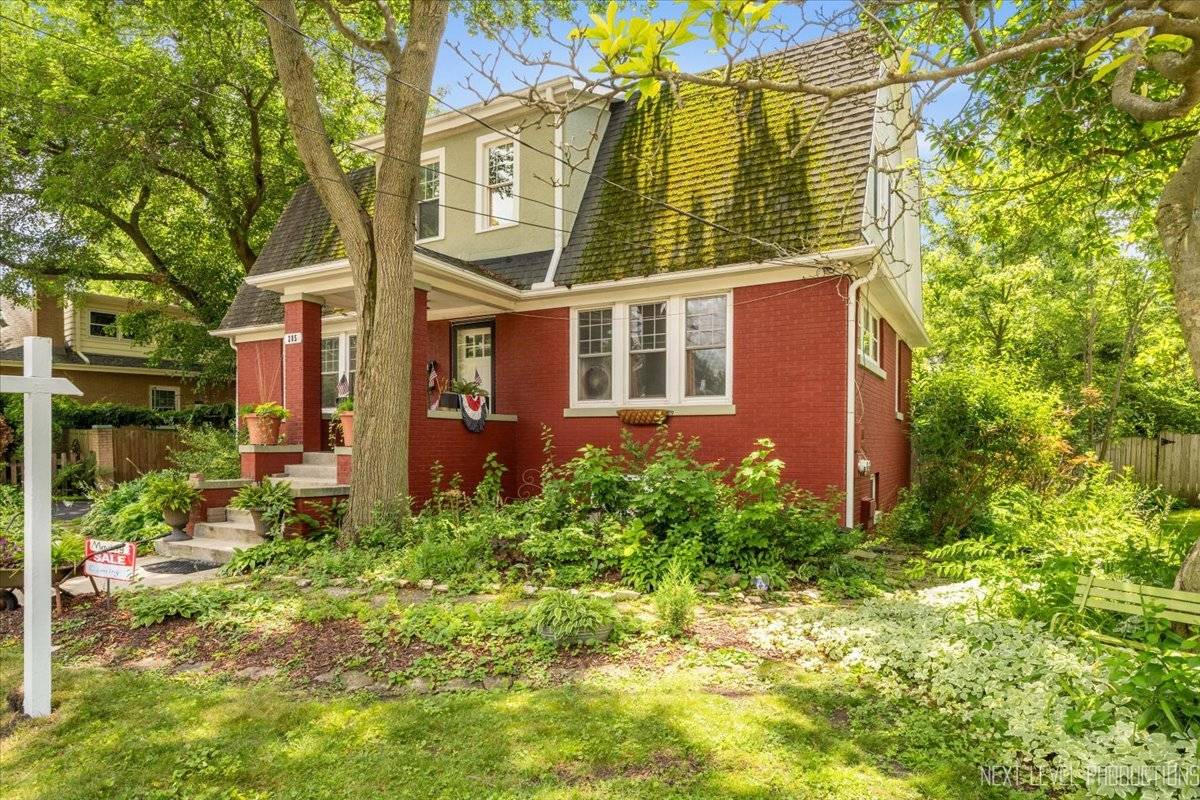 Glen Ellyn, IL 60137,285 Hill AVE