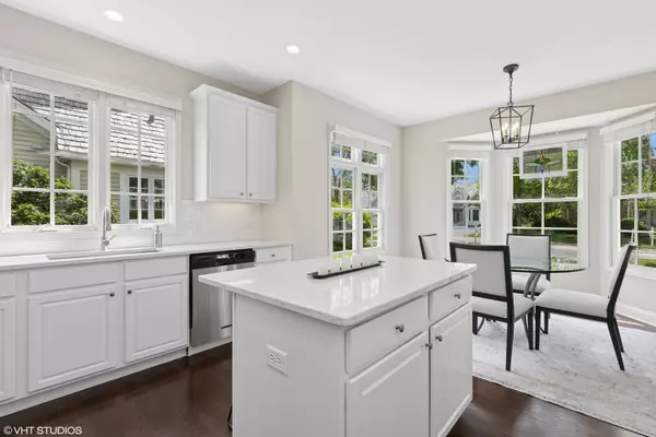 Lake Forest, IL 60045,65 S Asbury CT