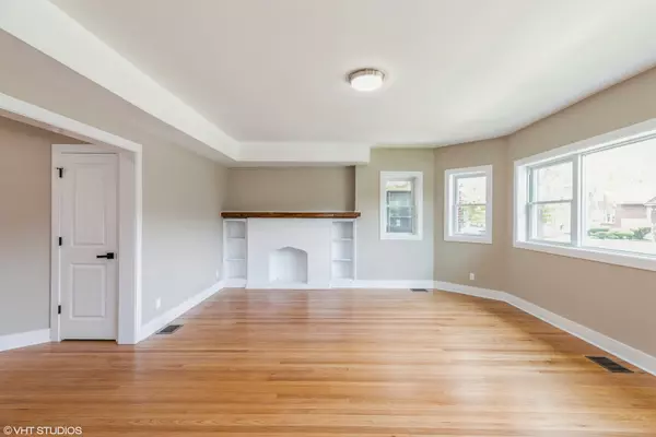 Chicago, IL 60619,8222 S Saint Lawrence AVE