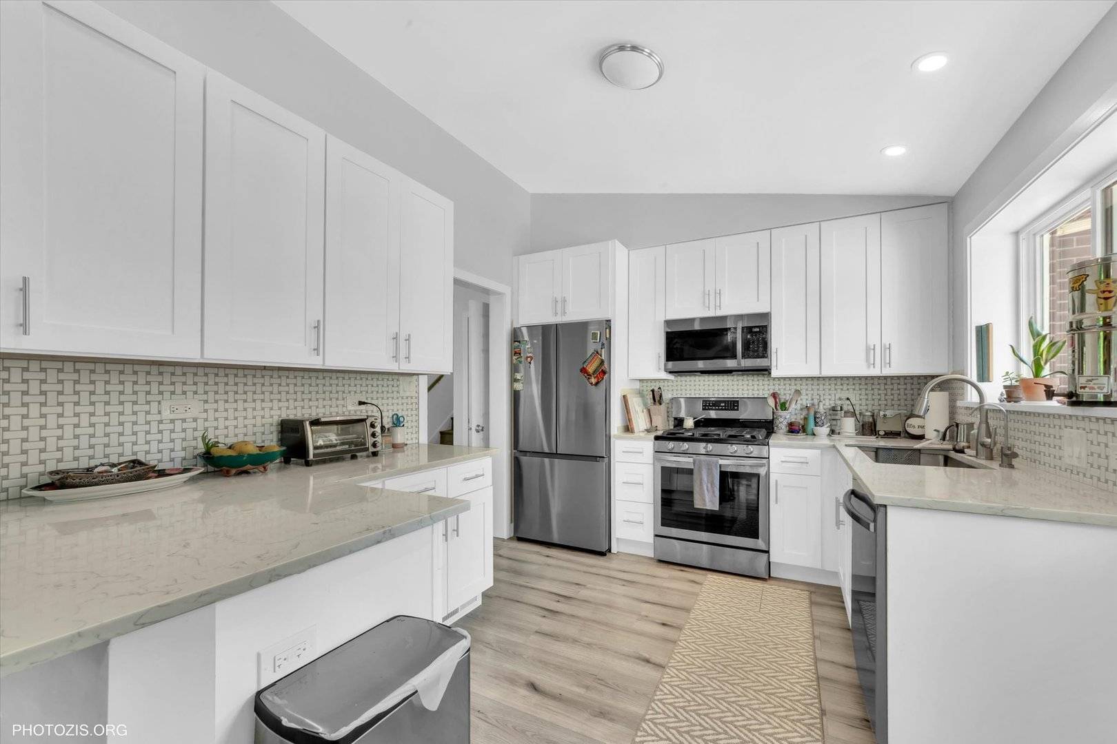 Highland Park, IL 60035,1780 Rosemary RD