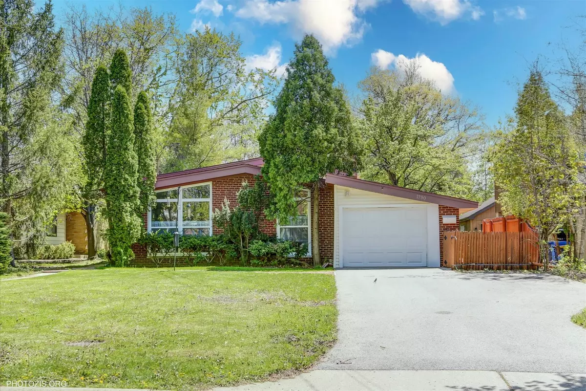 Highland Park, IL 60035,1780 Rosemary RD