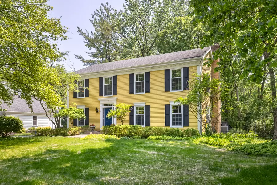 715 Smoke Tree RD, Deerfield, IL 60015