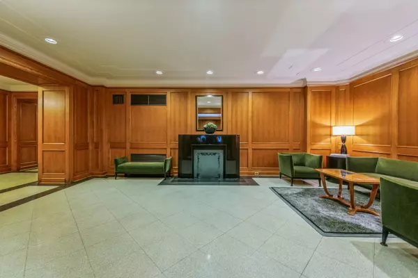Chicago, IL 60657,421 W Melrose ST #10B