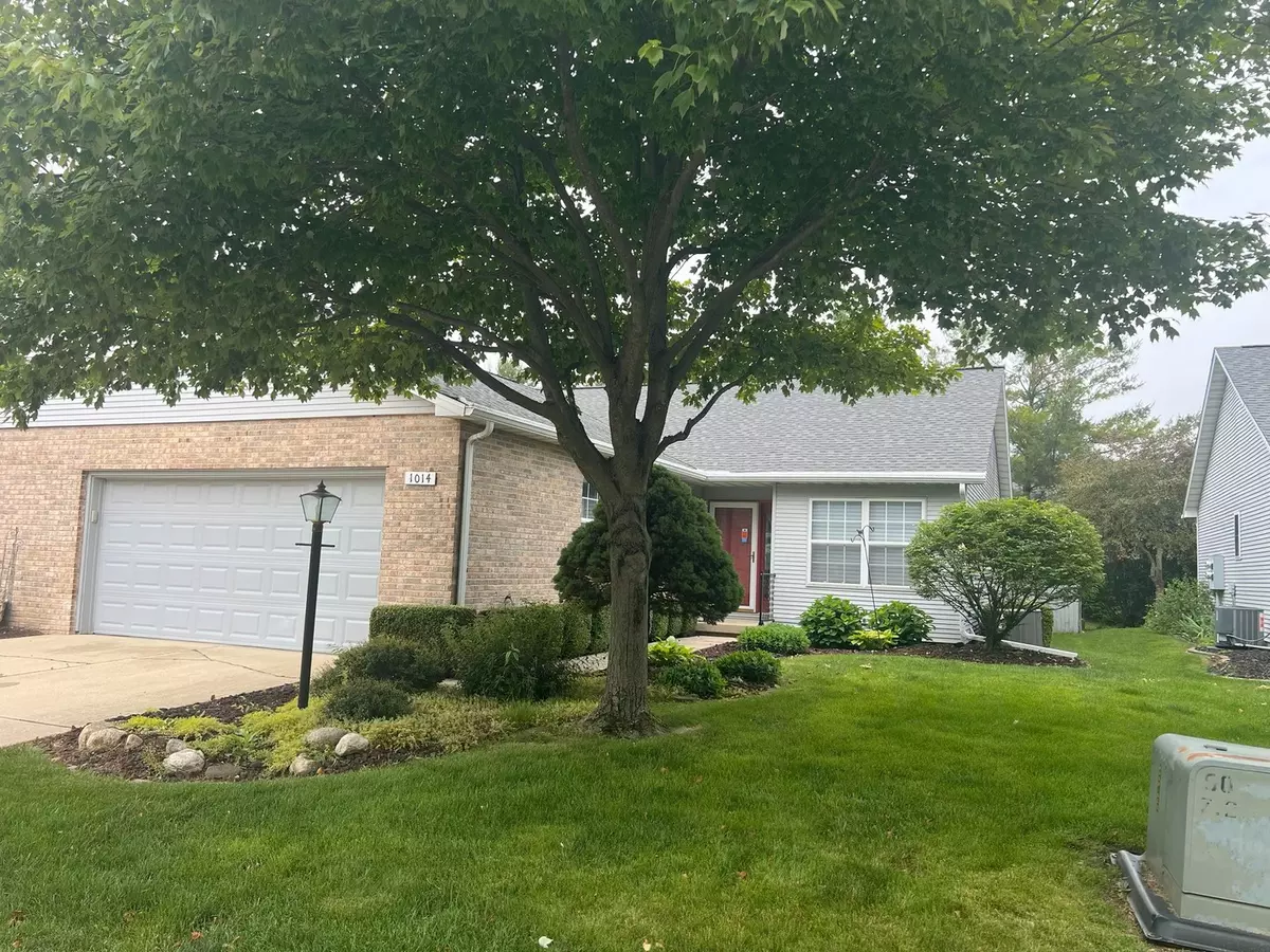 Savoy, IL 61874,1014 Pheasant CIR