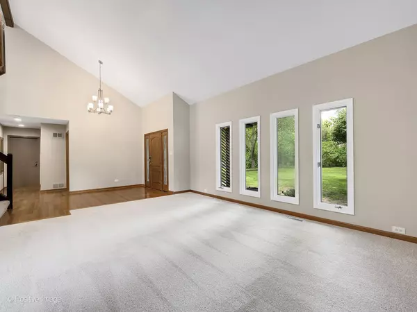 West Chicago, IL 60185,28W051 Timber LN