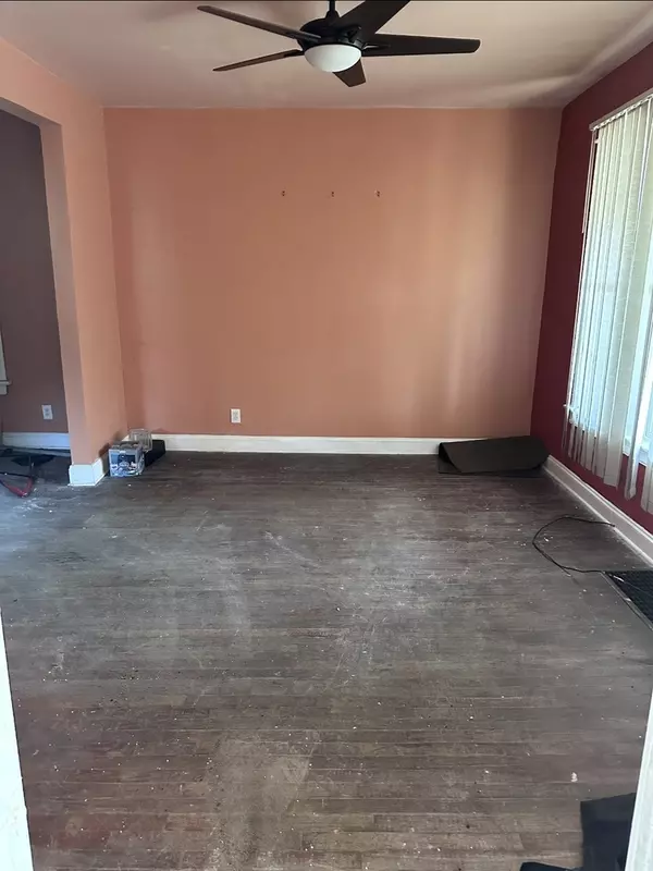 Chicago, IL 60620,7517 S Sangamon ST