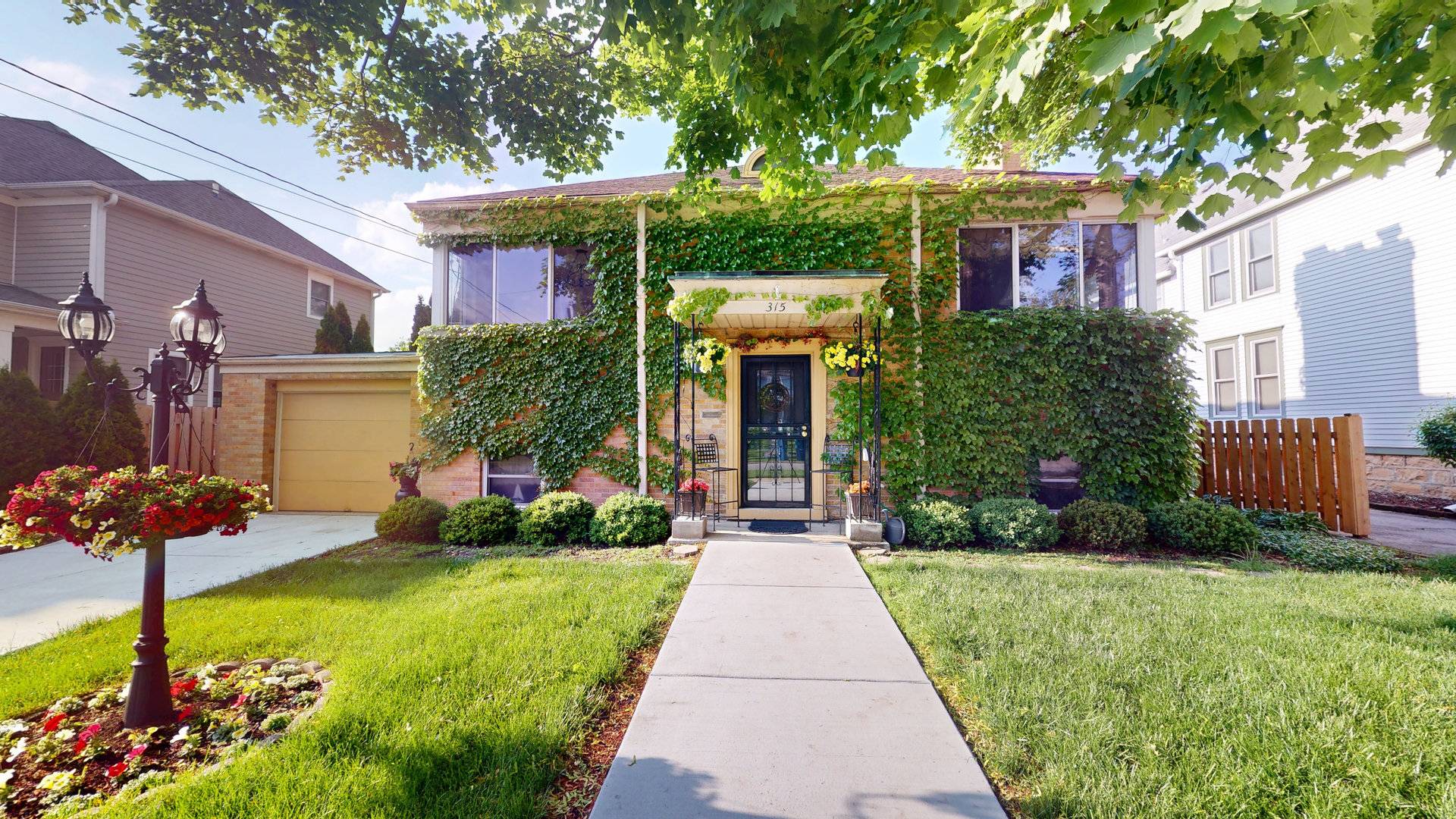 315 E Union AVE, Wheaton, IL 60187