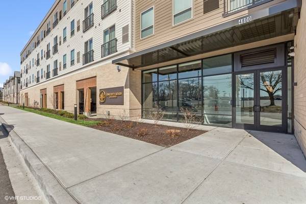 4800 157th ST #402, Oak Forest, IL 60452