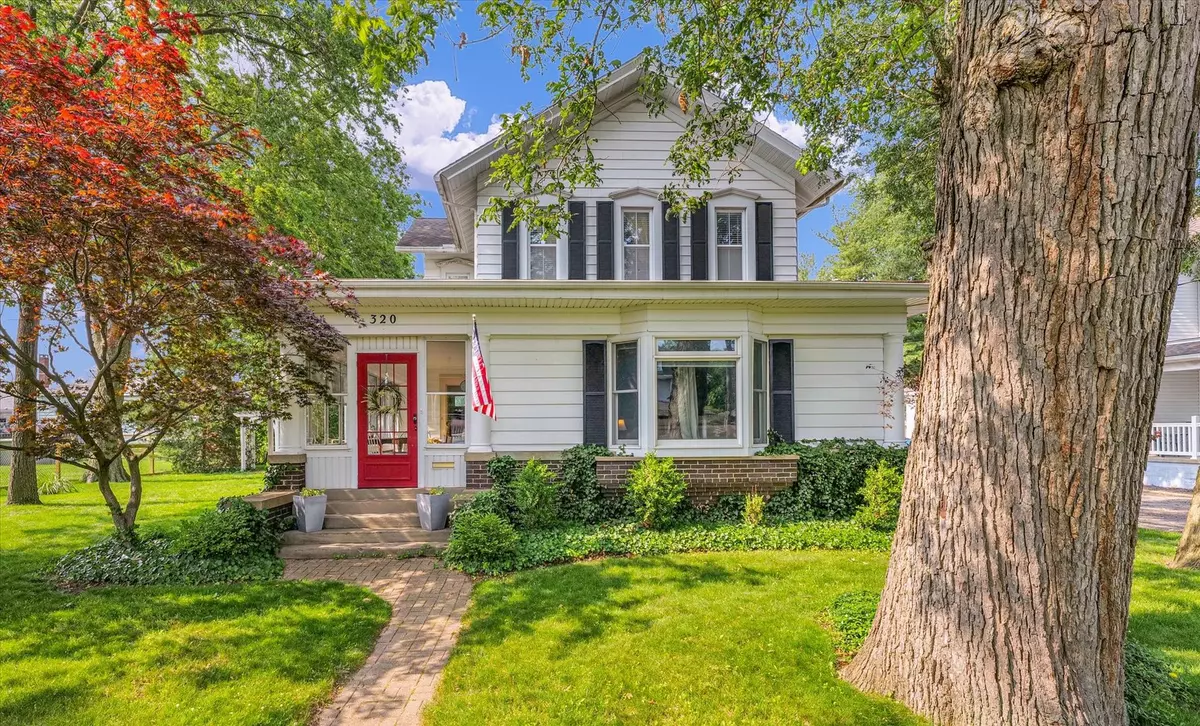 Watseka, IL 60970,320 E Locust ST