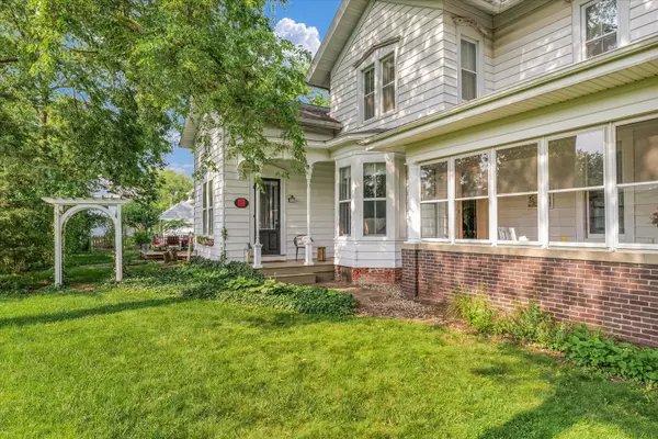 Watseka, IL 60970,320 E Locust ST