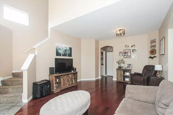 Oswego, IL 60543,257 Grays DR