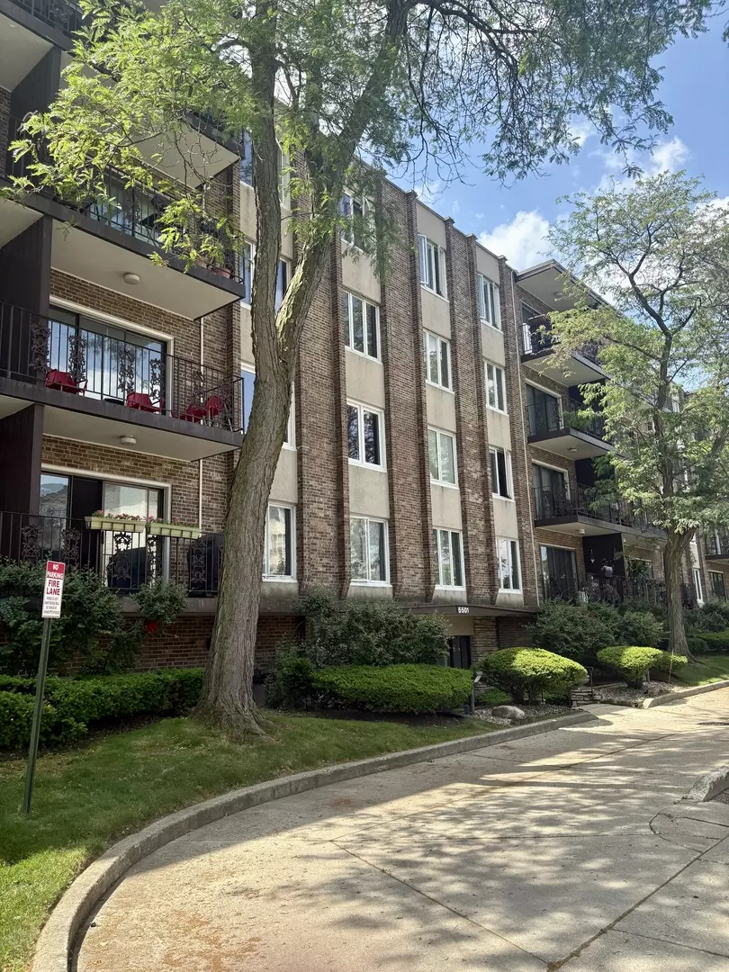 Morton Grove, IL 60053,5501 Lincoln AVE #405
