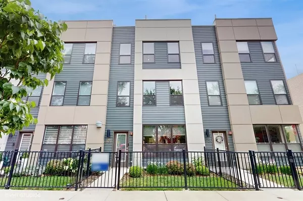 3127 N Karlov AVE, Chicago, IL 60641