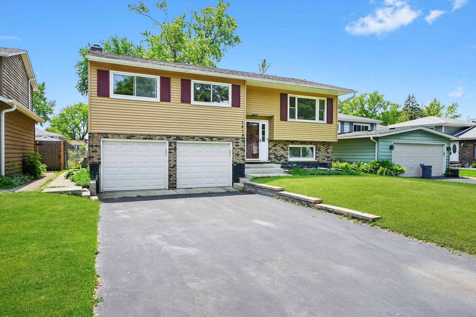 1416 Coolidge AVE, Wheaton, IL 60189
