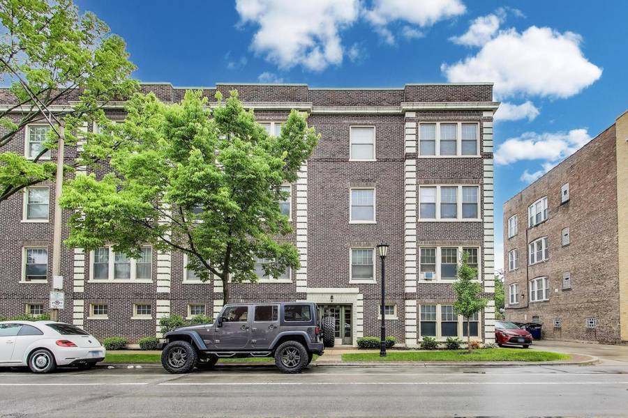 211 CHICAGO AVE #2, Oak Park, IL 60302