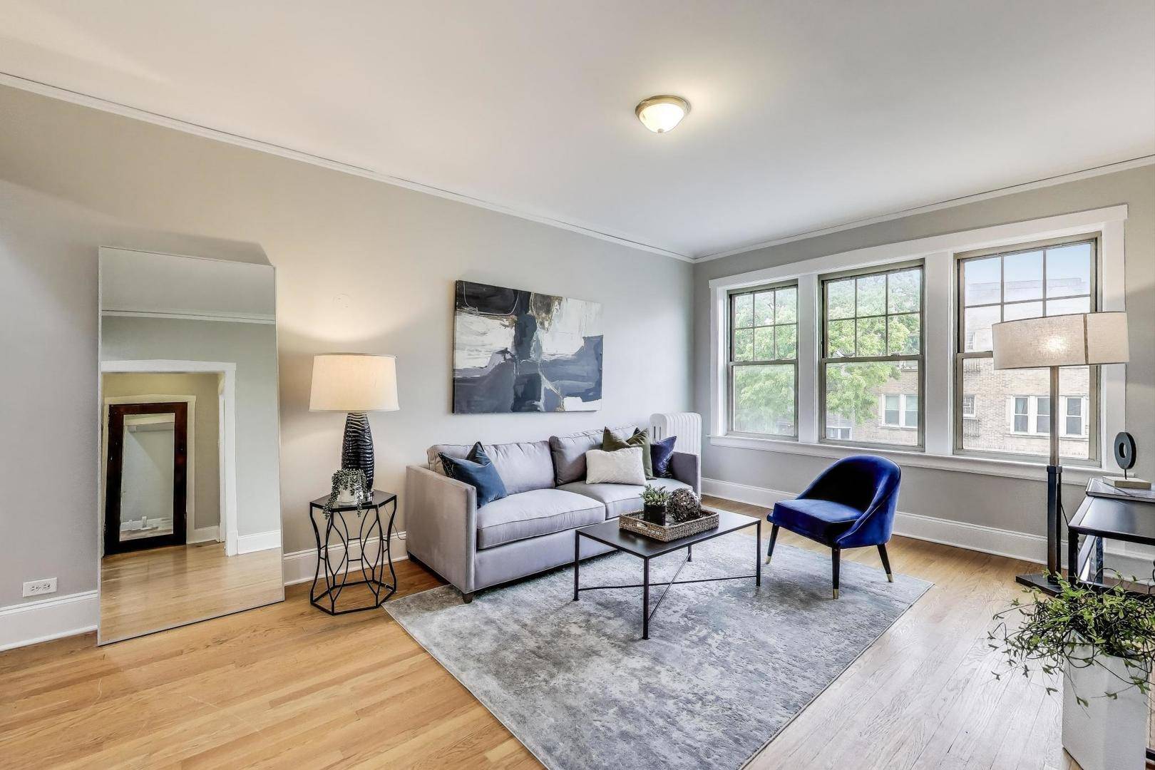 Oak Park, IL 60302,211 CHICAGO AVE #2