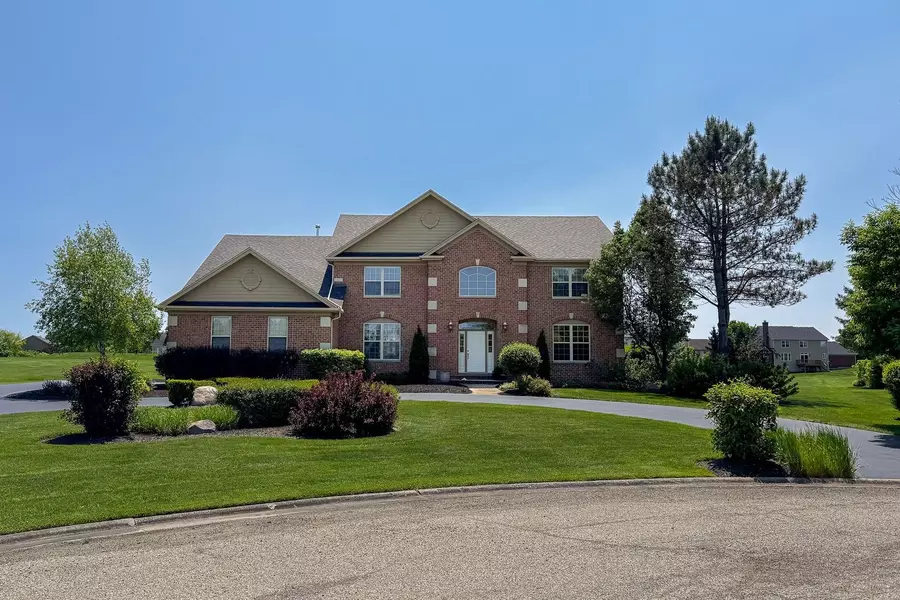 9 Harrington CT, Hawthorn Woods, IL 60047