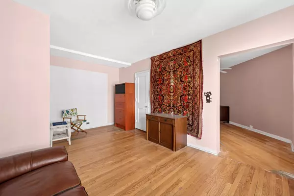 Chicago, IL 60640,5555 N Sheridan RD #901A