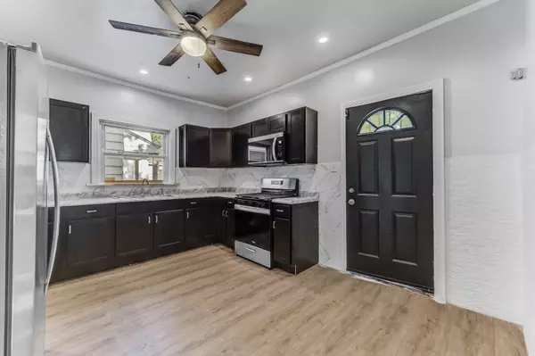 Chicago, IL 60628,220 W 109th PL