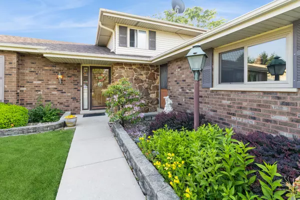Addison, IL 60101,1243 W Byron AVE