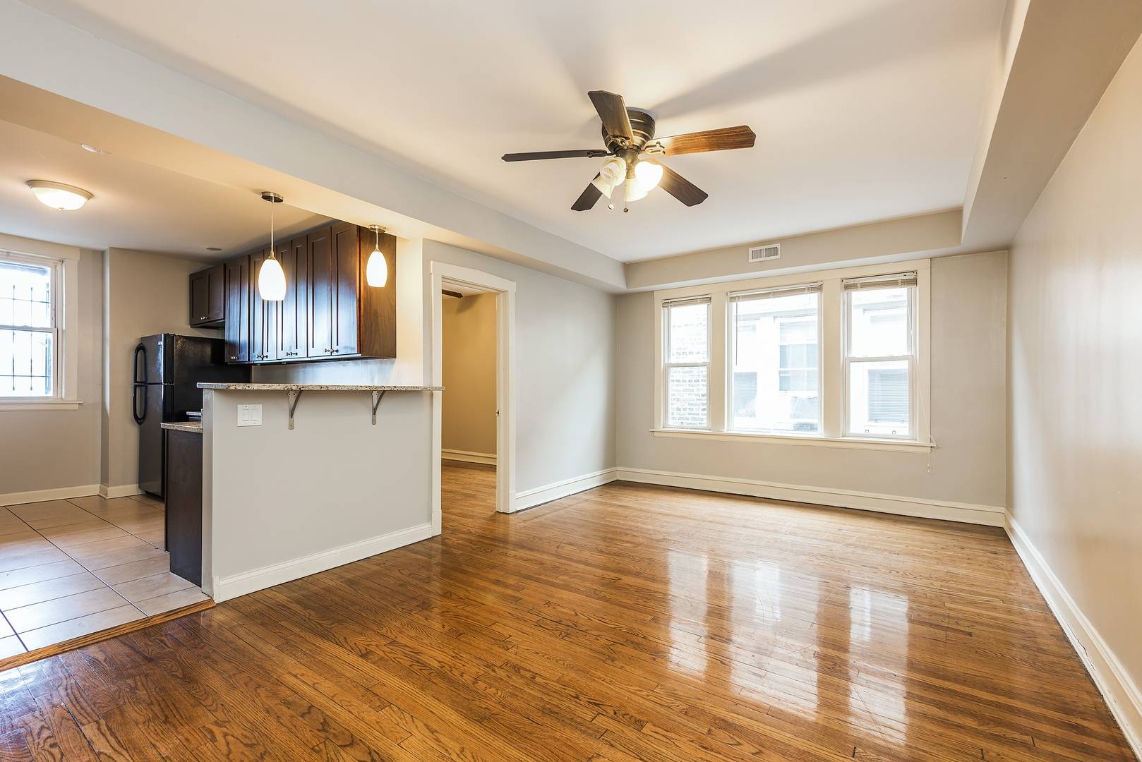 Chicago, IL 60639,4242 W Wrightwood AVE #1E