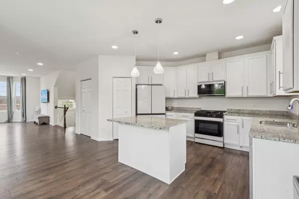 Naperville, IL 60563,1911 Continental AVE