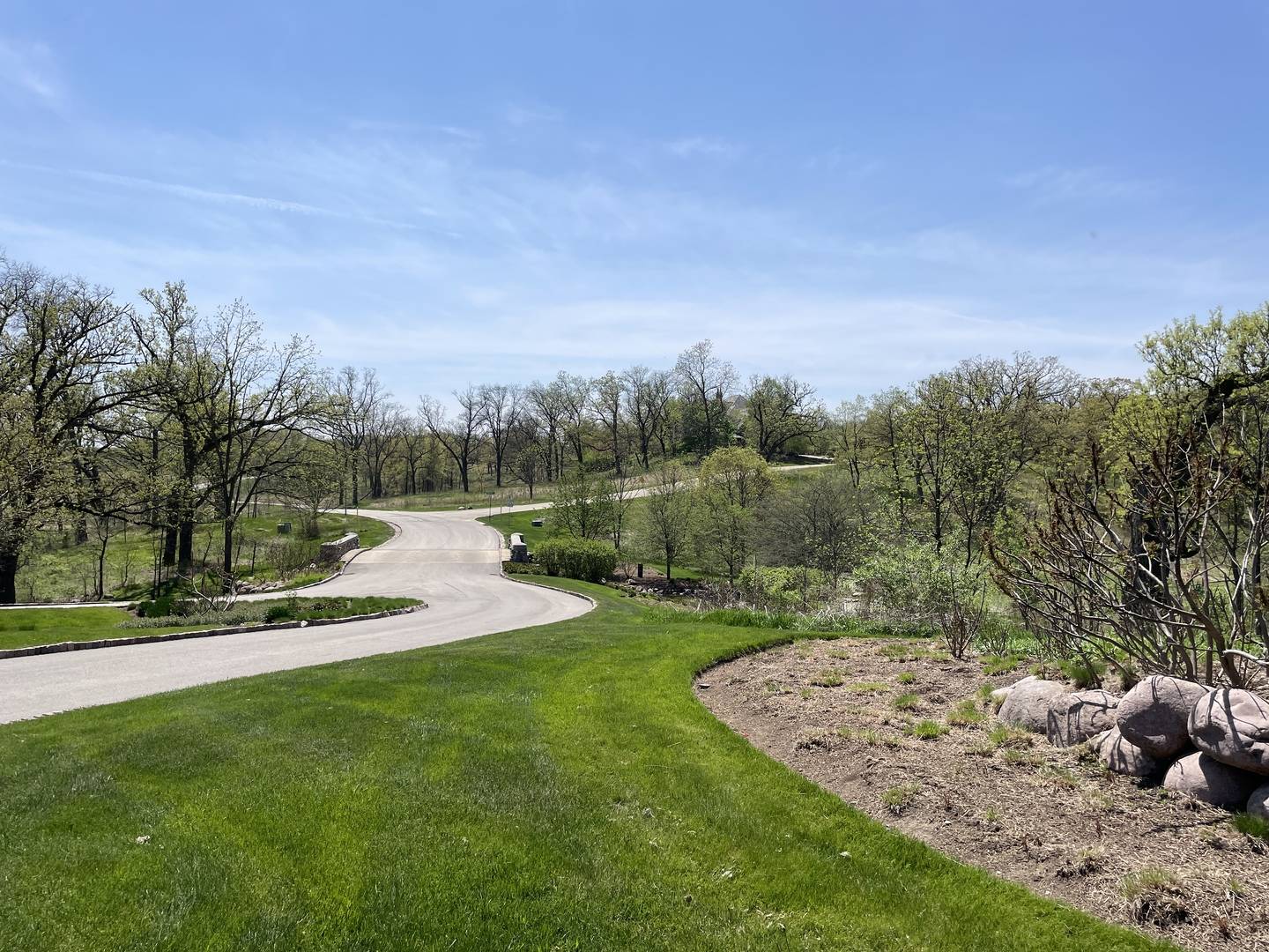 1511 W Longwood DR, Bull Valley, IL 60098