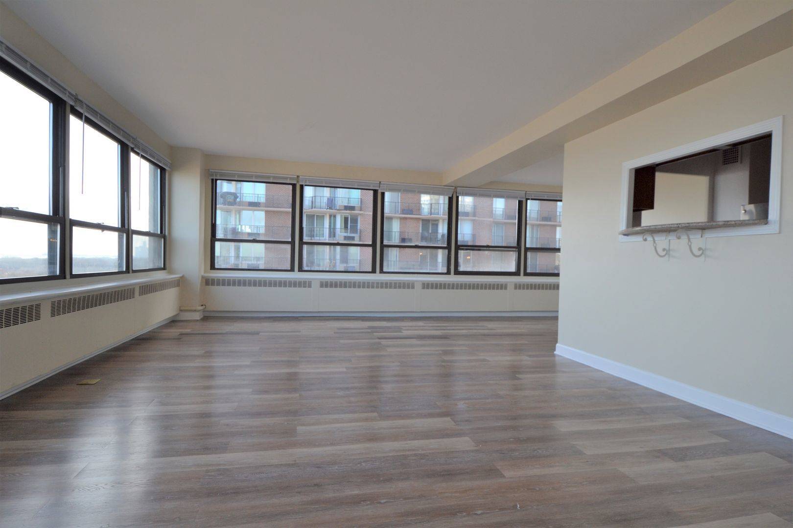 Chicago, IL 60613,4180 N Marine DR #1405