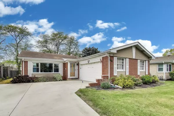 1564 Webster LN, Des Plaines, IL 60018