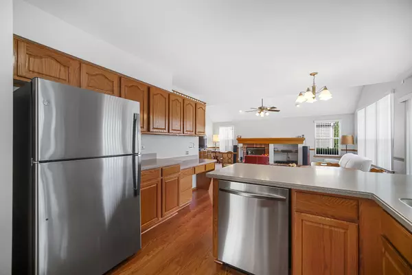 Carpentersville, IL 60110,2802 Forestview DR