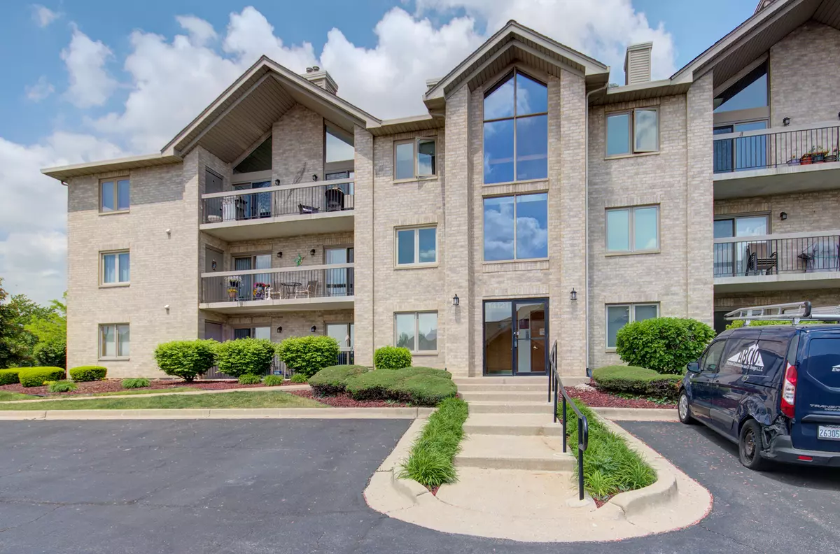 Orland Park, IL 60467,14121 Norwich LN #301
