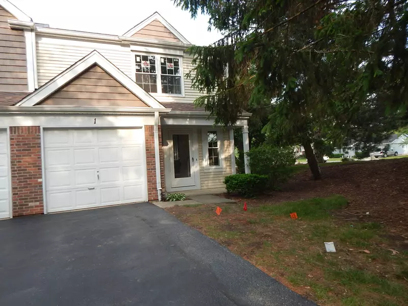 1 N Oltendorf RD, Streamwood, IL 60107